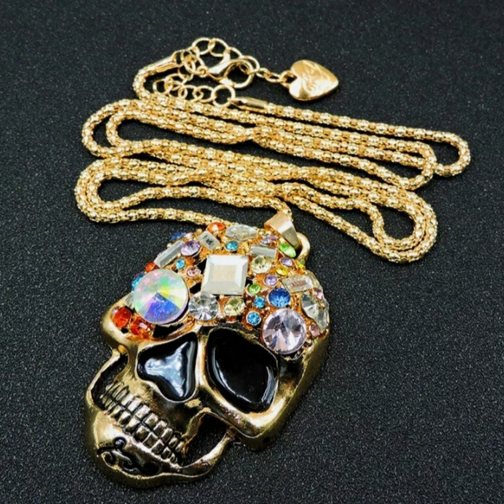 🎃 Crystal Skull Face Necklace (Gold) 🎃